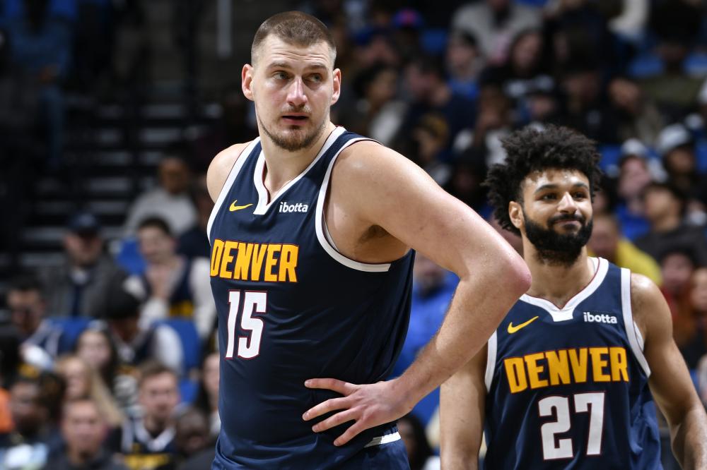 他不仅在比 他不仅在比