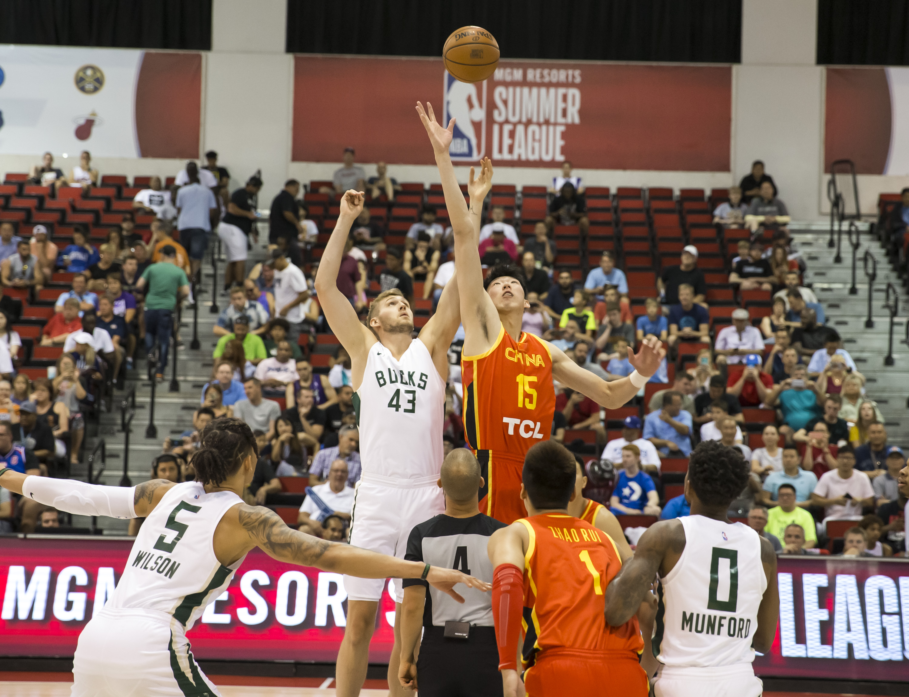 上拥有多名 上拥有多名